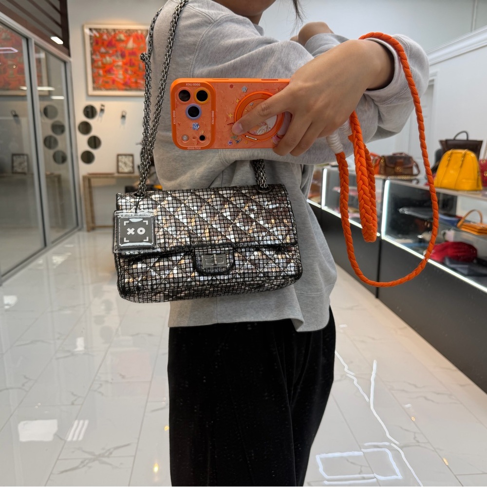 Chanel Mirror Reissue 2.55 Flap Bag in silver - Picture 11 of 11